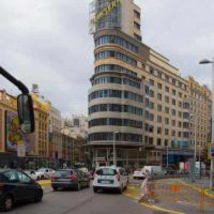 Apartamento Sotano En Gran Via 马德里 外观 照片