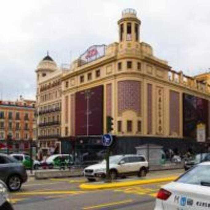 Apartamento Sotano En Gran Via 马德里 外观 照片
