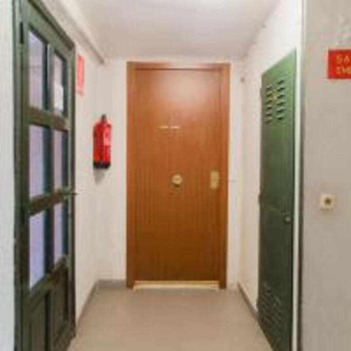 Apartamento Sotano En Gran Via 马德里 外观 照片
